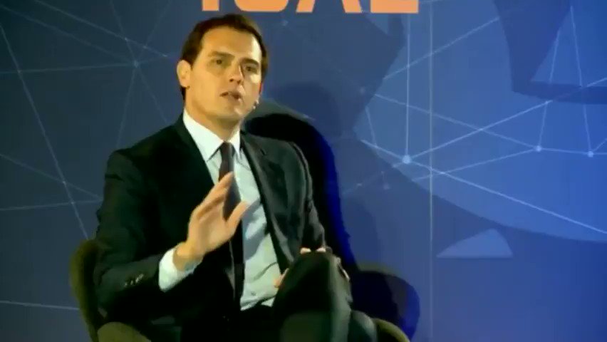 📽️ @Albert_Rivera "Creo que es posible y que España necesita una nueva era para ilusionarse. No voy a perder tiempo mirando hacia la izquierda o la derecha: no podemos perder tiempo con quienes quieren romper el país" #CandidatosAFondo