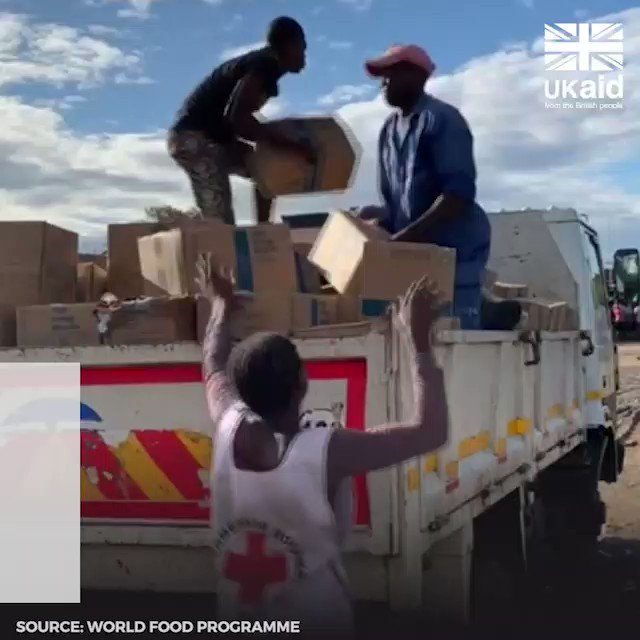 #UKaid-funded food is being distributed to the victims of the cyclone in Mozambique through our partner, @WFP
#CycloneIdai @WFP @DFID_Moz @UKinMozambique