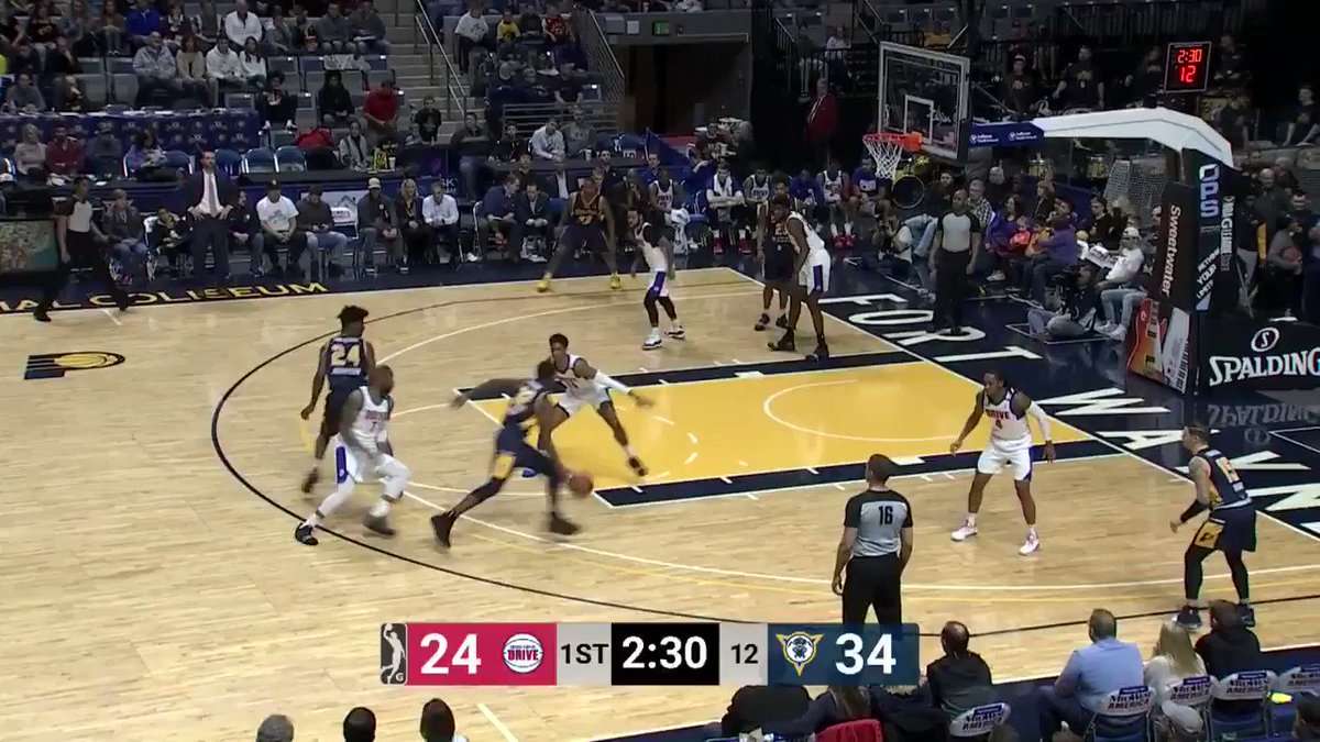 The bucket, plus the foul for #2WayPlayer @ClutchREED_5!
@CanesHoops ↗️ @TheMadAnts ↔️ @Pacers
@TheMadAnts vs. @grdrive: https://on.nba.com/2TTgej7
