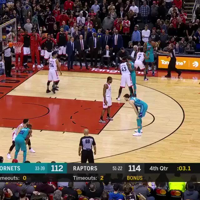 😮 WOOOOOOOOW!
❗ SENZA SENSO!
#TissotBuzzerBeater da distanza siderale per @jlamb e vittoria all'ultimo istante degli @hornets!!!
#ThisIsYourTime | #NBA