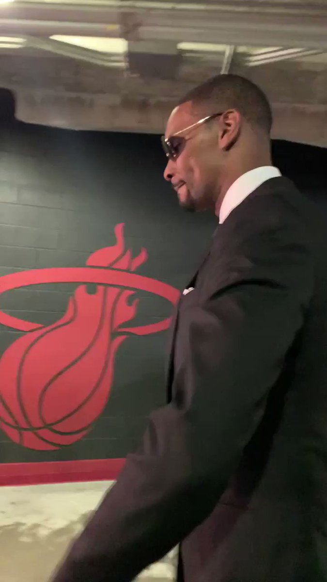 Chris Bosh llegando al American Airlines Arena de Miami 🌆
Es su noche, es el día de su retirada de camiseta. 🎉
#HEATCulture