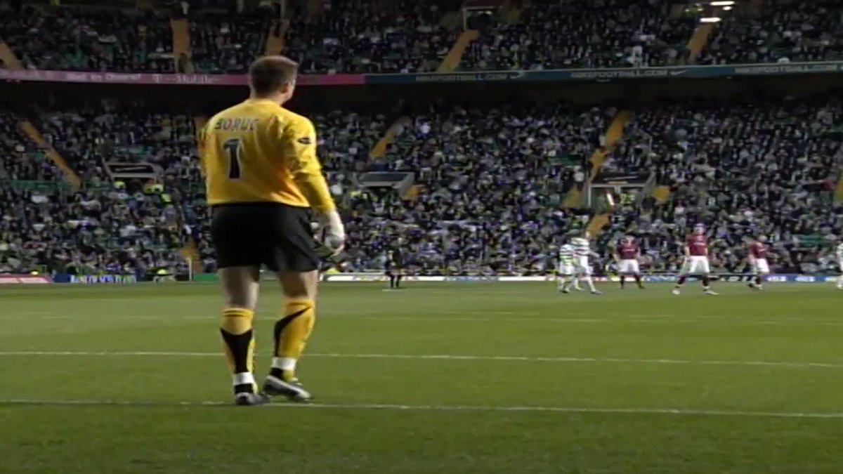 โฝ๏ธ ๐ด๓ ง๓ ข๓ ณ๓ ฃ๓ ด๓ ฟ Today's #GoalOfTheDay comes courtesy of John Hartson's right foot.
A goal machine. A @CelticFC legend.
@JohnHartson10 | @SparesCeltic
https://t.co/QJm8B3nDWi