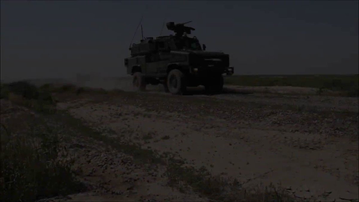Nuestros militares ponen a prueba la capacidad de transporte de los helicópteros🇪🇸 @EjercitoTierra en #Irak 🚁 y reacción ante un ataque. No te pierdas el video📹 con un ejercicio de la #TFBesmayah y #TFToro del en #Besmayah 🇮🇶 donde se continúa la lucha #24Siete contra #Daesh