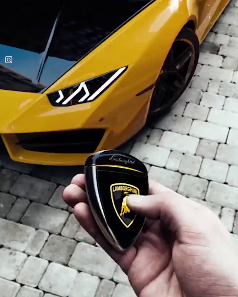 𝙈𝘼𝙍𝙄𝙉𝘼 Edge Ai え 車のボディの色や柄が変わる ディスプレイみたくなってるってこと 鍵で車体のデザイン着せ替えできるとかおしゃれすぎる 凄い T Co Jga6ktqlem