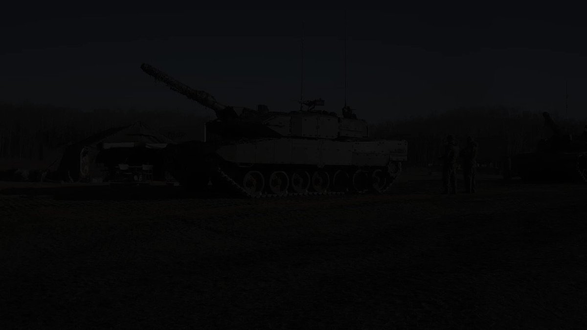Amazing live fire displays from members of 1 CMBG during their Combat Team Attacks. The Combat Team is the vital ground of the @CanadianArmy and this training ensures our soldiers are #StrongProudReady to serve on missions around the world. @3CdnDiv @1CMBG