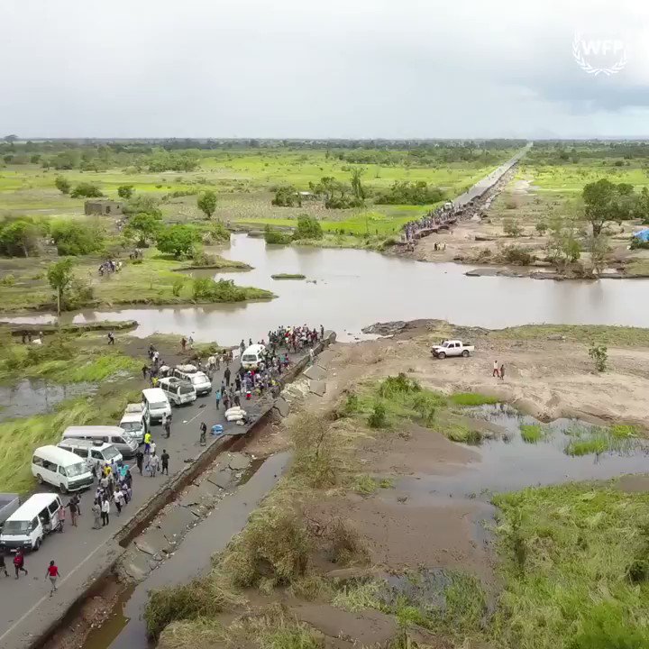 One month on, people are still suffering the effects of #CycloneIdai. WFP continues to expand its emergency response while launching recovery initiatives to help those worst affected as they rebuild, regroup & get back on their feet.
Everyone can help👉 http://bit.ly/2uFo5SC