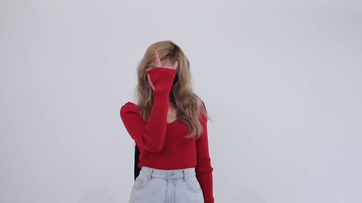 ⏰チクタクチクタク… #FANCYYOU リリースまであと2日!新曲 #FANCY のポイントダンスを披露🕺 https://apple.co/2vaJmDP @JYPETWICE @JYPETWICE_JAPAN