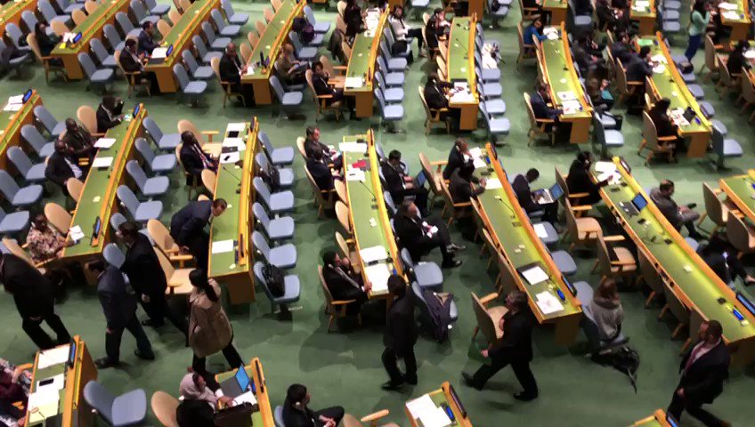 Several country representatives walked out of the UN Assebly when #Venezuela's foreign minister Jorge Arreaza began his speech earlier today
#24Abr