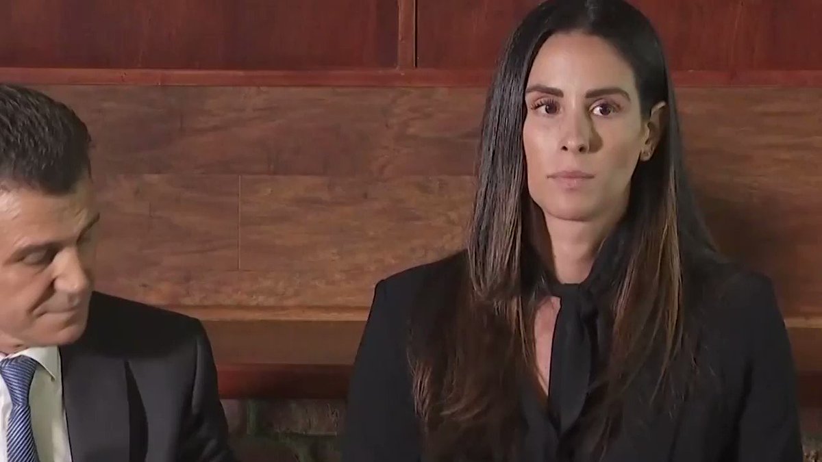 "And as I kept asking him to please stop and to get off, he laughed at me."
Former Spectrum SportsNet reporter Kelli Tennant held a press conference today to give more details about her sexual assault claim against former Lakers coach Luke Walton https://lat.ms/2USujOr