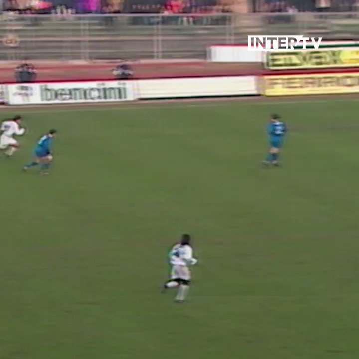 🔟 | TOP 10
🔟 IL 🔟
🇮🇹 Italiano
⚽️ Fantasista
🧚♀️ Piedi di fata
👏 Il più applaudito di tutti
📽️ I migliori gol di @BaggioOfficial
Qui il video integrale👇
https://bit.ly/2XN3oRj