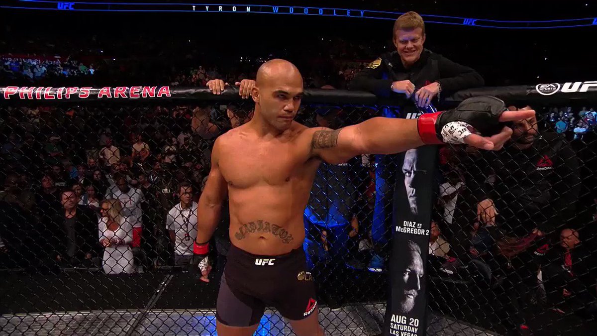 What a main event!
@TWooodley vs @Ruthless_RL 2️⃣
#UFCMinneapolis ➡️ http://bit.ly/2VHBxEG ⬅️