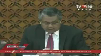 Dewan Gubernur BI hari ini mengumumkan hasil rapat yang digelar selama 2 hari yang membahas arah kebijakan suku bunga.Dapatkan berita lain hanya di tvOne connect, android http://bit.ly/2CMmL5z & ios http://apple.co/2Q00Mfc #tvOneNews