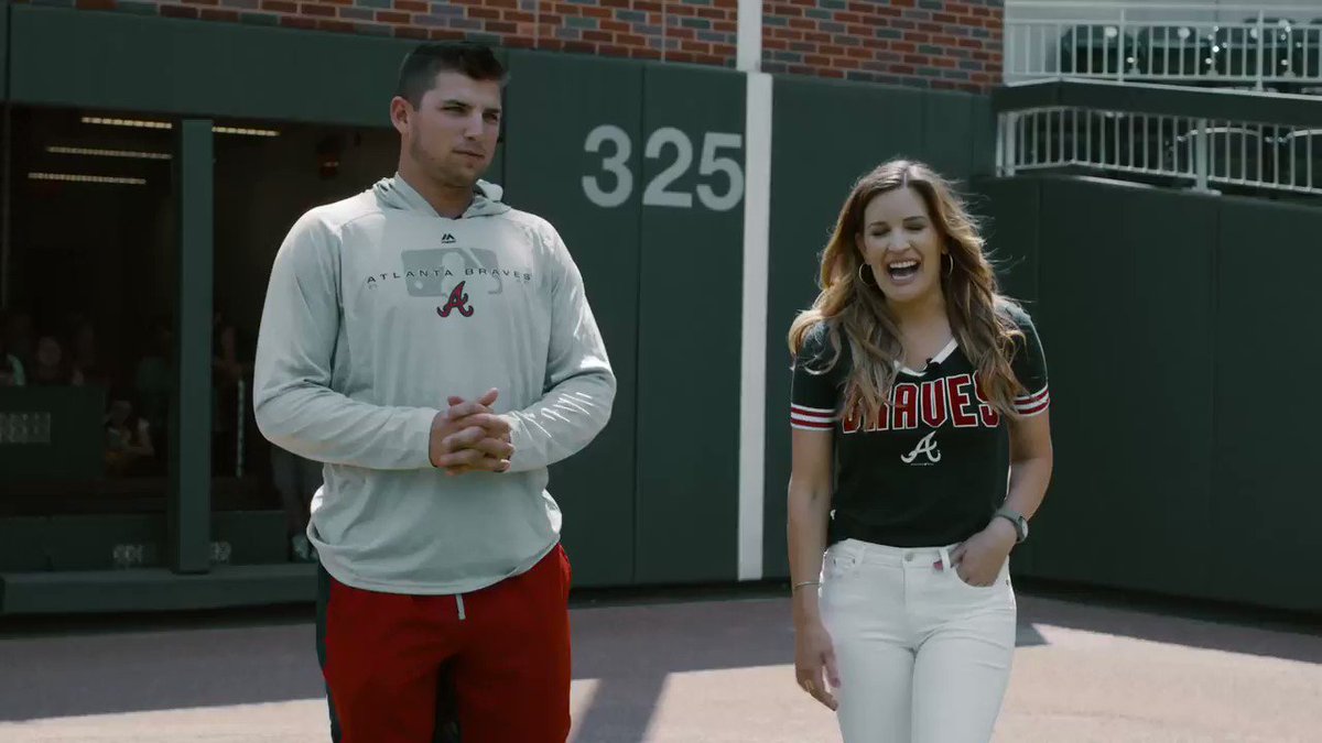 Is a hot dog a sandwich? Favorite college football team?Dream car? Go foul pole to foul pole with @austinriley1308 & @greer_howard to get to know the #Braves new rookie! #ChopOn