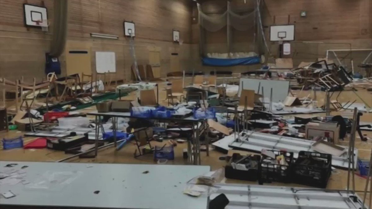 Music star @rodstewart and radio presenter @theJeremyVine have donated to the Lincolnshire model railway club which was smashed to pieces by vandals. 🚂
