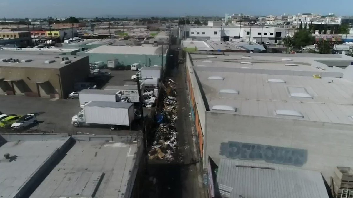 Tune in! 📻 @JoelNBCLA will be on the @ConwayShow on @KFIAM640 at 6 p.m. to talk about Los Angeles' growing problem with trash and rats. http://4.nbcla.com/uhqRKH6