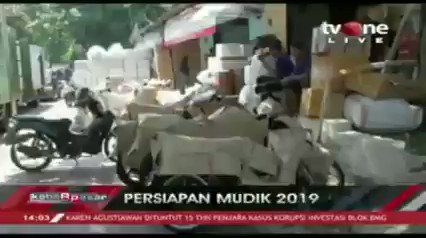 Pengiriman motor naik 5%, pengemasan capai 15 unit/hari. Sementara itu, persiapan fasilitas rest area Tol Palikanci tambah stok BBM sebanyak 18%. Download tvOne connect untuk update berita harian Anda, android http://bit.ly/2EMxVdm & ios https://apple.co/2CPK6U3 . #tvOneNews