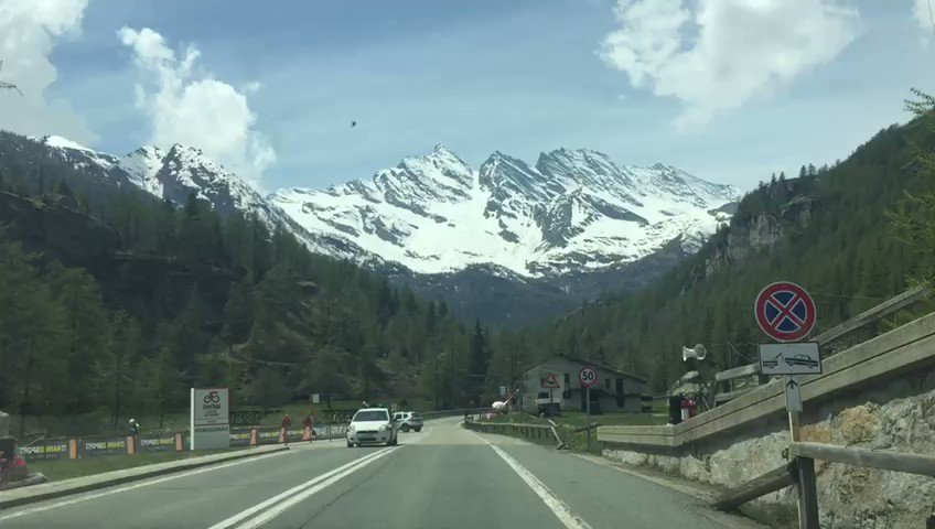 #VamosEscarabajos Este será uno de los bellos paisajes que verán los ciclistas en la etapa 13 del Giro de Italia. Ya estamos en VIVO por http://elgiroporcaracol.com