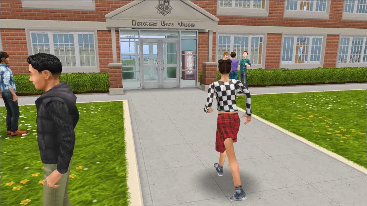 The Sims Freeplay- Downtown High