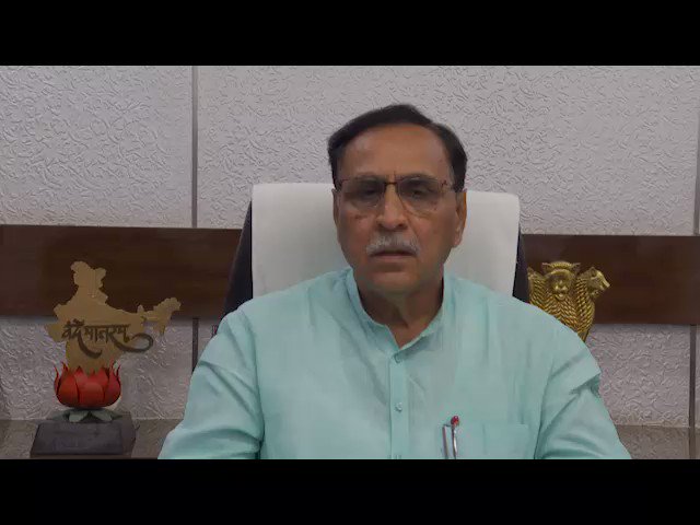 Gujarat CM Shri @vijayrupanibjp informing about the preparedness of the State Govt to combat #CycloneVayu that is likely to affect 10 districts of Saurashtra and Kutch, while urging people to stay alert and not to panic