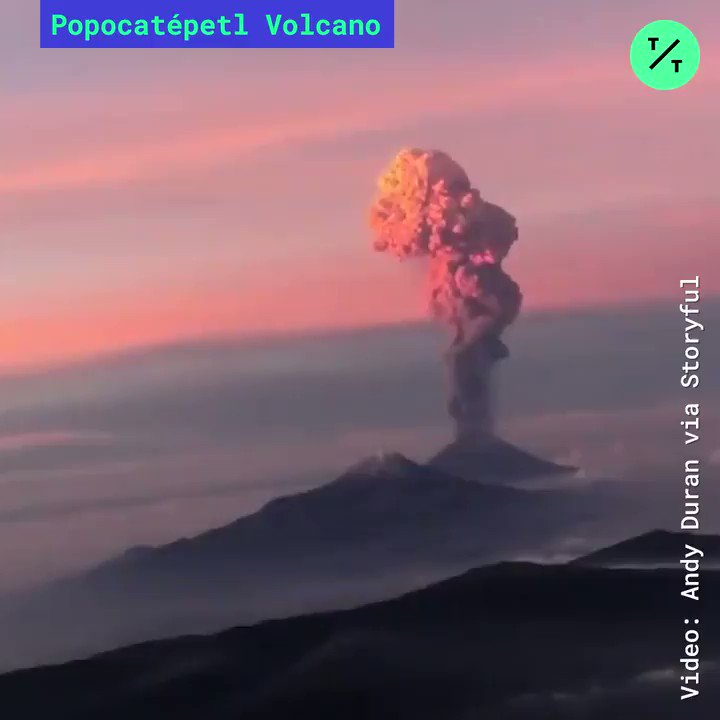Sitting in a plane, passengers captured Mexico's #Popocatépetl volcano spewing ash from their windows