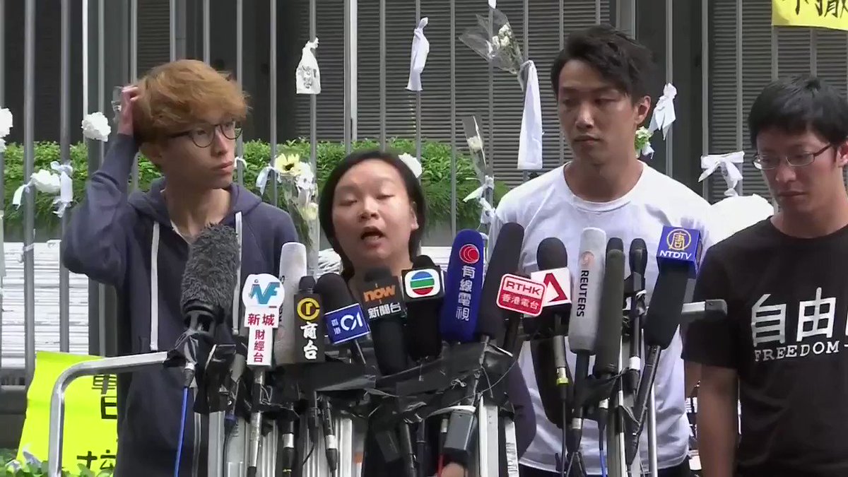 "Police dropped dozens of tear gas bombs on the designated protest area”
Hong Kong's Civil Human Rights Front says they are working with lawyers and witnesses to issue an official complaint against the police #HongKongProtests #香港 #反送中