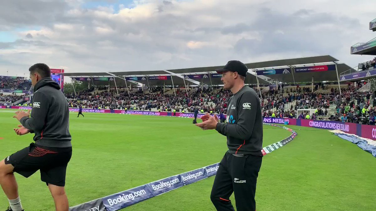 #KaneWilliamson walks off a hero π#CWC19 | #BACKTHEBLACKCAPS