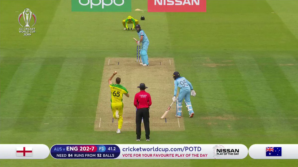 "They make it look so easy!"Maxwell and #AaronFinch combine for a gorgeous grab on the boundary to send Woakes on his way and the Aussies on their way to the semi-finals.#CmonAussie | #CWC19