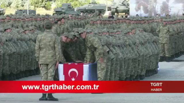 Milli Savunma Bakanı Hulusi Akar, kısalan askerlikle birlikte 6 ayı dolan askerlerin terhis işlemlerinin sürdüğünü açıkladı. Akar, "terhislerin orduyu zaafiyete uğratacağı" yönündeki iddialara da cevap verdi; http://tgrthaber.com.tr/canli
