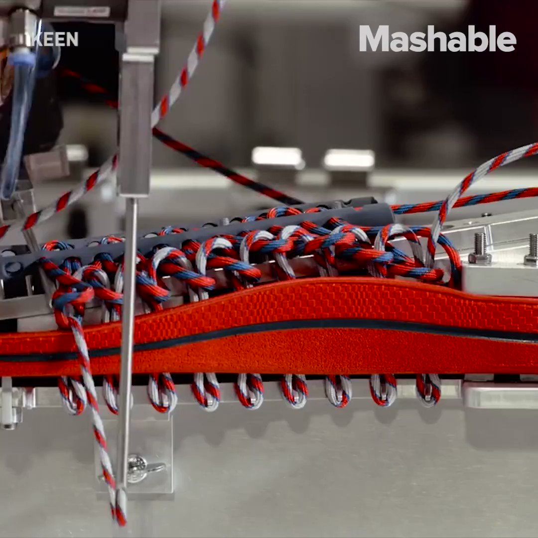 This #robot makes a shoe from scratch in six minutes #AI #ArtificialInteligence #Robotics #MachineLearning
