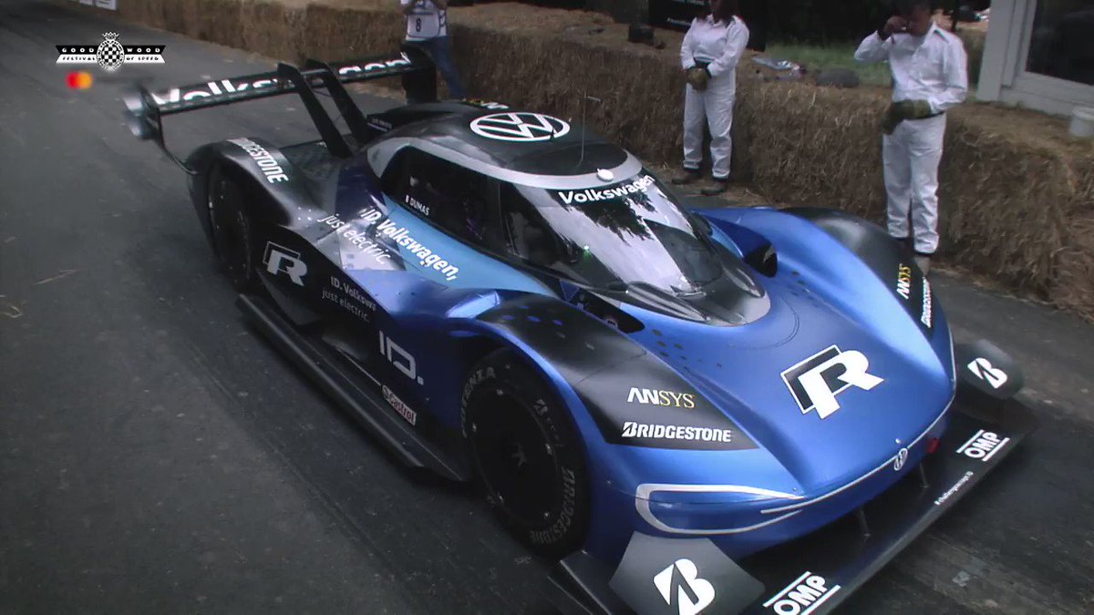 Gone in 4⃣1⃣▪️1⃣8⃣ seconds
📢 #FOS’s 20-year hillclimb record has fallen!
Will we see cars go even faster in the shootout?
Sky F1 on air from 2pm on Sunday…
