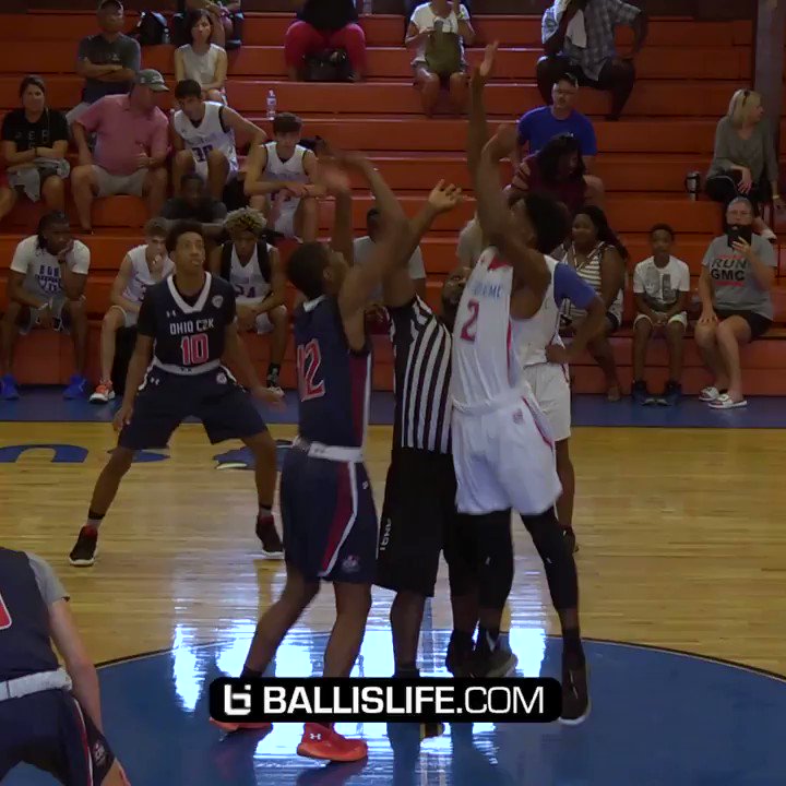 9th grader Brady Dick is a straight bucket getter.. AND he can pass!?? @UAassociation