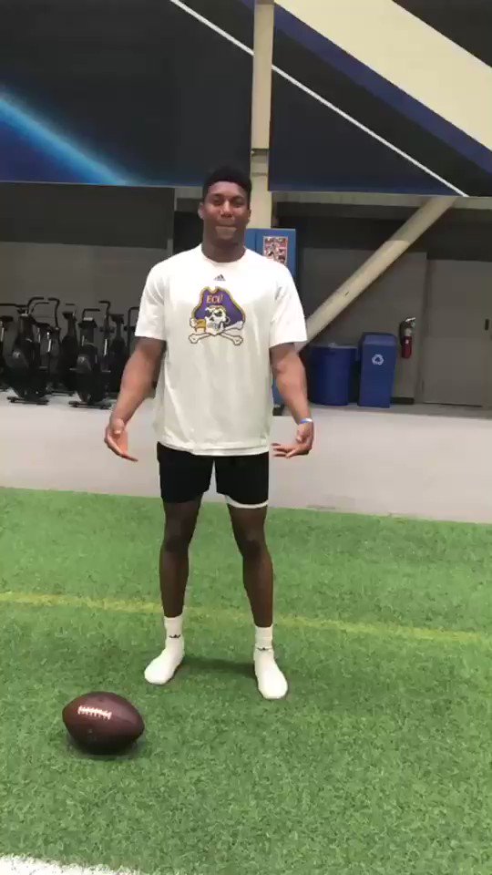 Buffalo Bills (@BuffaloBills) on Twitter photo 2019-07-18 00:33:00 ๐คฏ๐คฏ #BottleCapChallenge ๐คฏ๐คฏ @ZayJones11 ๐คฏ๐คฏ #BottleCapChallenge ๐คฏ๐คฏ @ZayJones11