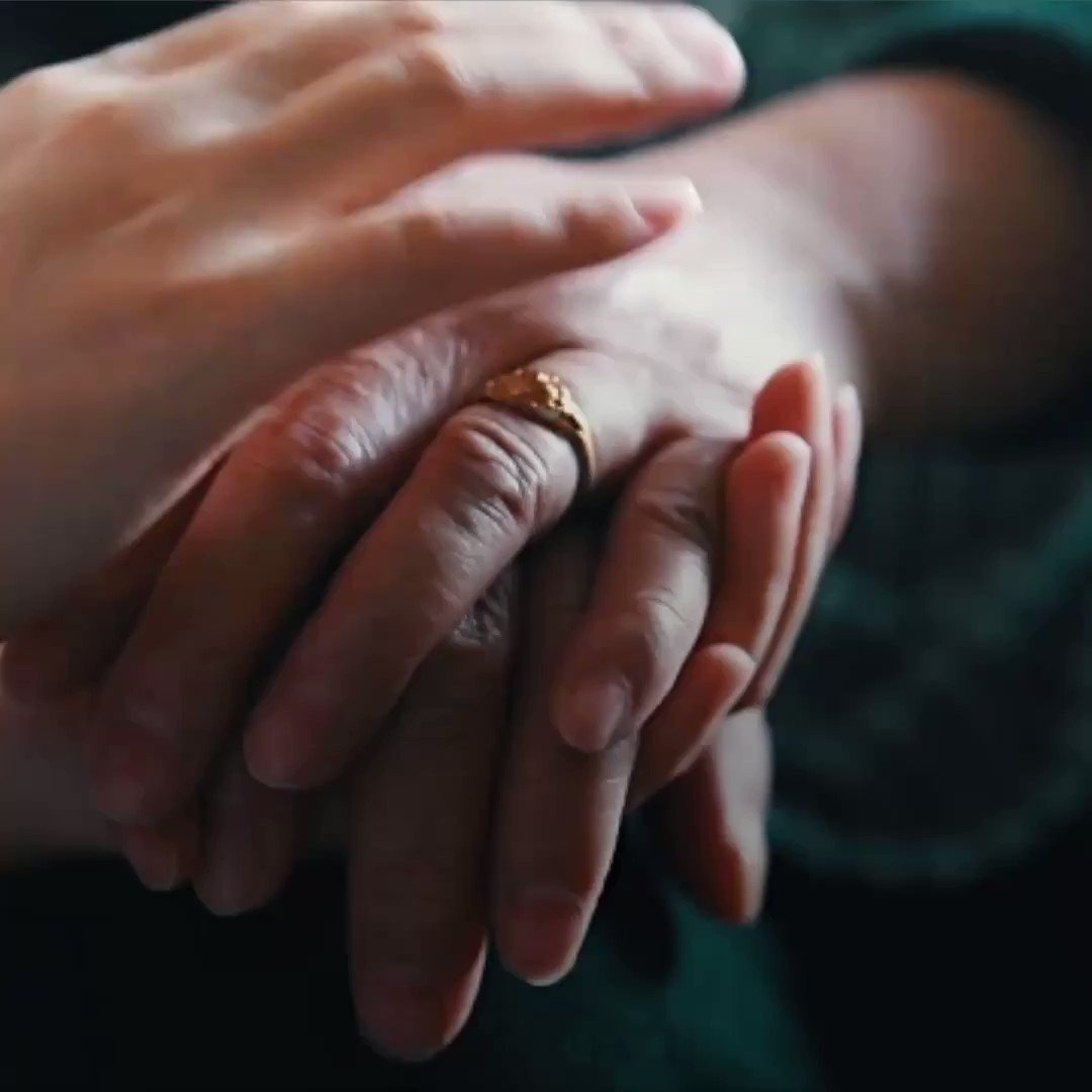 La enfermedad de Alzheimer es una enfermedad irreversible y progresiva del cerebro. Te contamos algunas cosas que deberías saber sobre el Alzheimer. https://bit.ly/2pthCrp