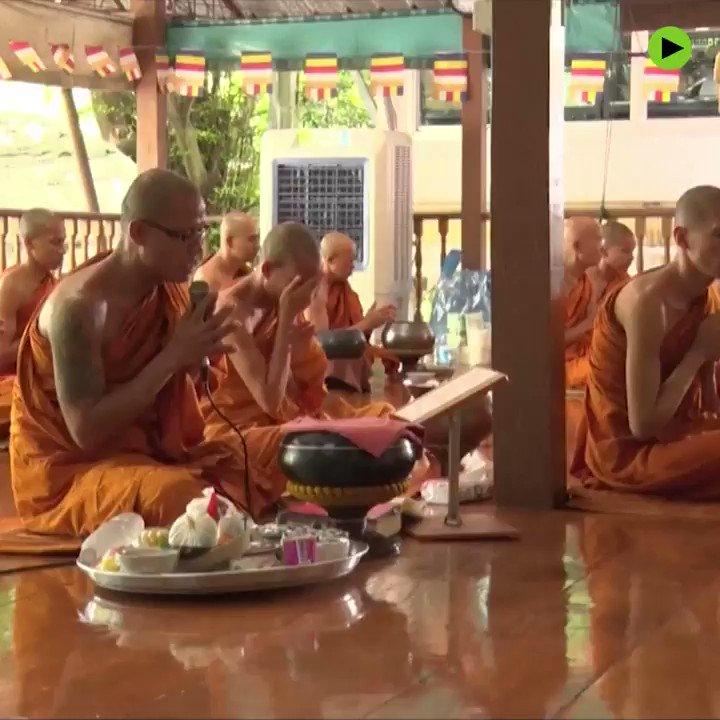 Monks at a Buddhist temple in #Thailand strive to preserve both the environment and marine life by donning robes made of plastic