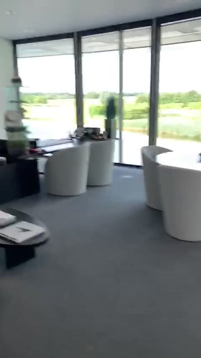 Our app users are kick-starting their week with a tour of the MTC with @ZBrownCEO. 👀⬇️📹 Make sure you've got the new #McLarenApp downloaded for more moments like this.
Download on Android ➡️ http://mclrn.co/Android
Download on iOS ➡️ http://mclrn.co/iOS