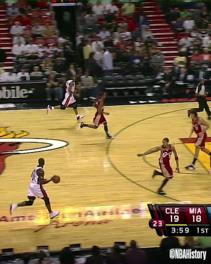 dwyane wade dunk on varejao gif