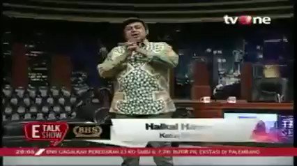 Haikal Hassan: Tidak ada lagi 01, tidak ada lagi 02 yang ada 03 yaitu persatuan Indonesia.Saksikan full video Etalkshow with BHS hanya di tvOne connect #tvOneNews #EtalkshowtvOne
