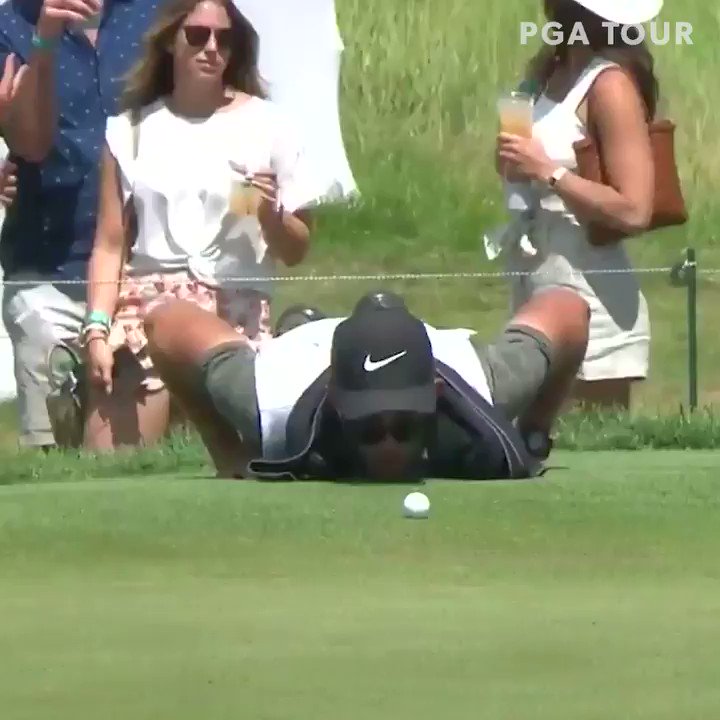 RT @GolfDigest: Patrick Reed's caddie is VERY dedicated.
https://t.co/WA3m4Zrc2N