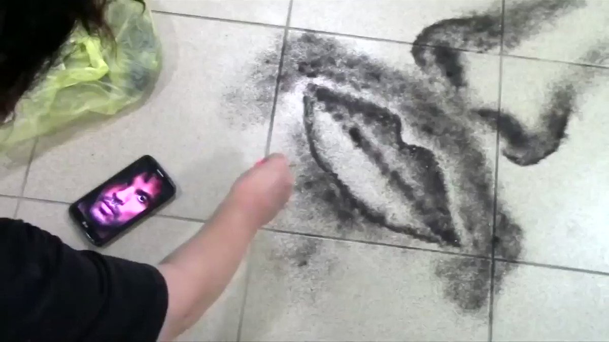 Reuters Top News (@Reuters) on Twitter photo 2019-08-13 02:13:41 This hairdresser creates artworks using her clients hair trimmings This hairdresser creates artworks using her clients hair trimmings