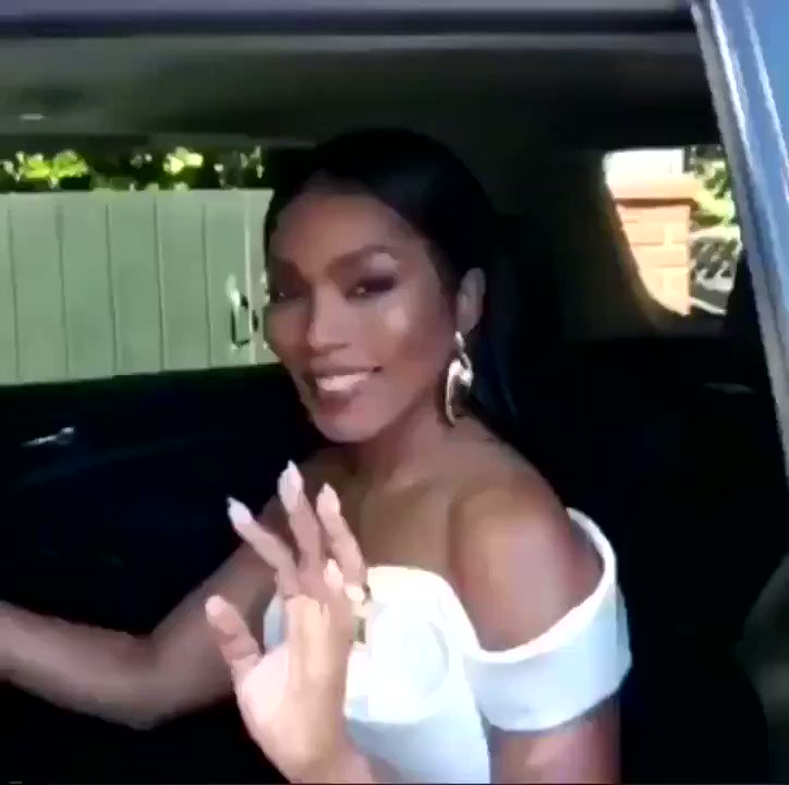 This drop dead gorgeous woman turns 61 today. Yes, 61! 

Happy birthday, Angela Bassett!

