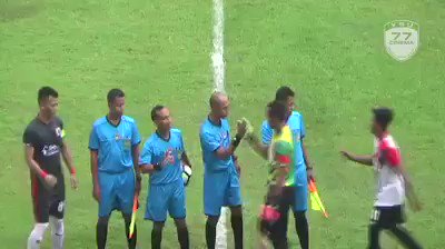 اضحك (@I_9mile) on Twitter photo 2019-08-18 02:10:21 روح رياضيه من قبل لاتبداء المباراة روح رياضيه من قبل لاتبداء المباراة