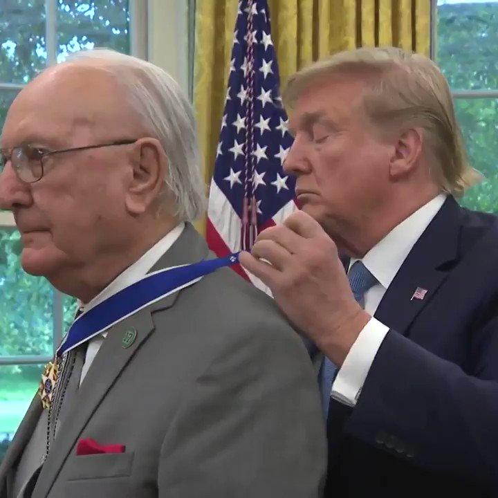 RT @Ruptly: #Trump awards Presidential Medal of Freedom to #basketball legend #BobCousy https://t.co/T1Lliuu4LA