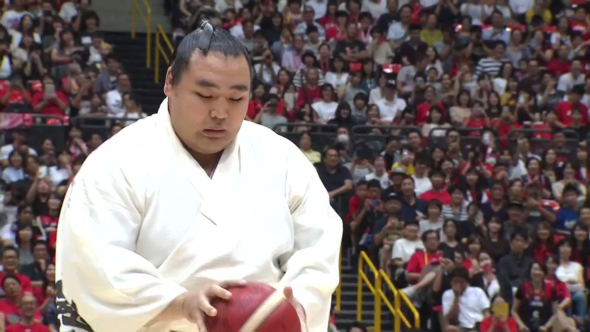 横綱 鶴竜さん スリーポイントシュートがめちゃくちゃうまくて衝撃走る フォームが綺麗 安西先生じゃん Togetter