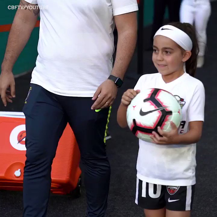 Young Brazil fan Ariana had a day she will never forget 💛 (via CBFTV/Youtube)