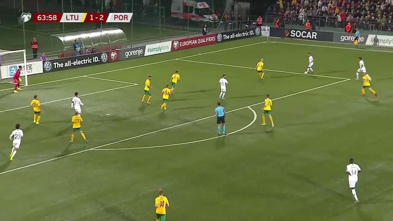 Cristiano Ronaldo faz hat-trick, estabelece média histórica após os 30 anos, e Portugal goleia a Lituânia - ESPN