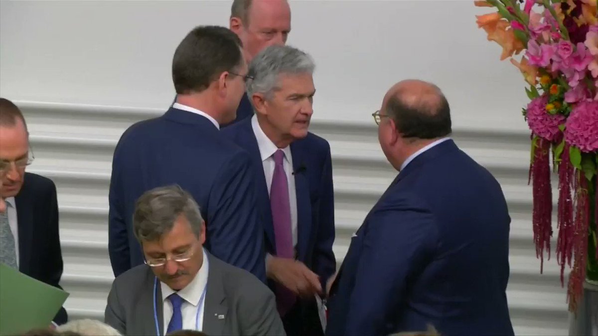 Trump reverses course, seeks negative rates from Fed 'boneheads' https://reut.rs/2k7Y0tA via @ReutersTV