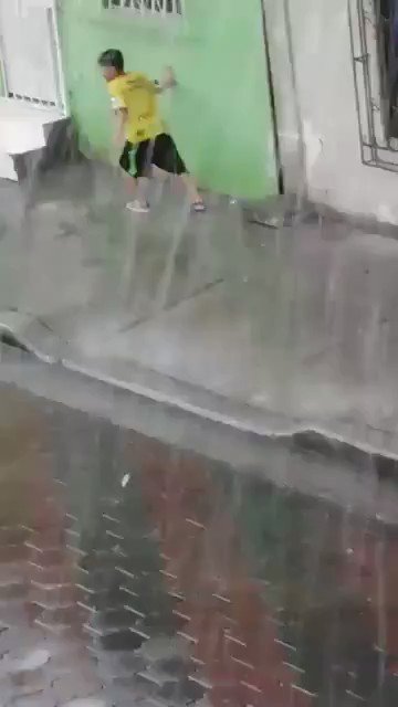 ☔️💦No te quejes de la lluvia ¡disfrútala!