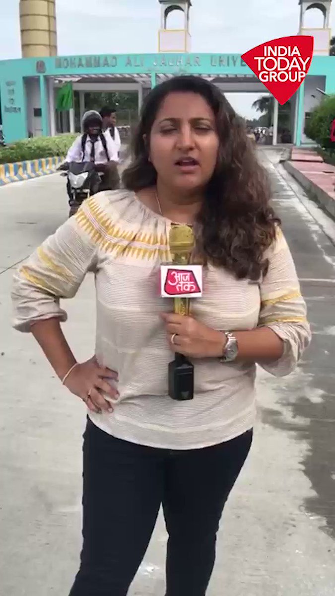 अखिलेश यादव ने की आज़म से रामपुर में मुलाकात. अखिलेश क्यों ले रहे हैं आज़म खान का पक्ष....जानिए @milan_reports की #ReporterDiary में #Verticalअन्य वीडियो: http://bit.ly/IndiaTodaySocial …