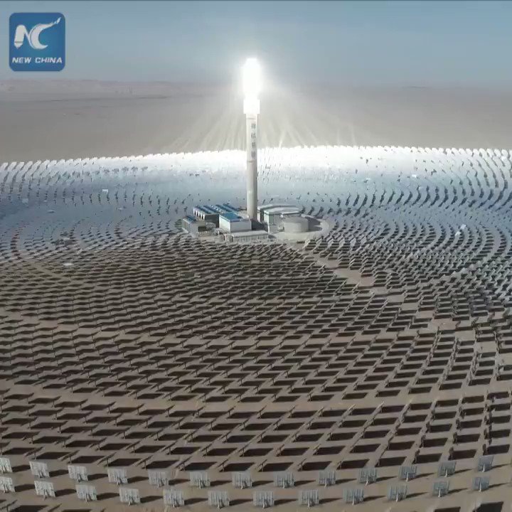 12,000 mirrors! A "super mirror power plant" in Dunhuang, China runs at full capacity this summer