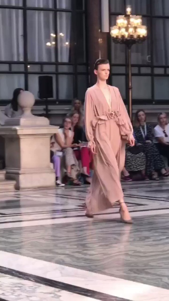 British Vogue (@BritishVogue) on Twitter photo 15/09/2019 14:31:52 See every look from @VictoriaBeckham's SS20 show at #LFW: vogue.uk/uxgRsC See every look from @VictoriaBeckham's SS20 show at #LFW: vogue.uk/uxgRsC